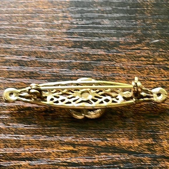 Gold Pin - Picture 6 of 8